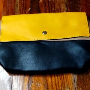 SMALL CLUTCH